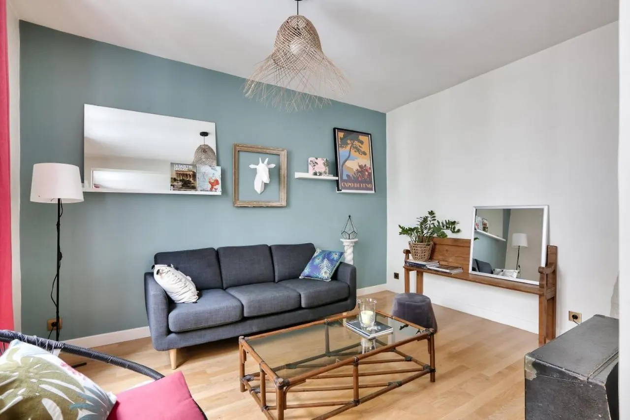 Charming Apartment For 2 People - Paris 17 0*,  Francia