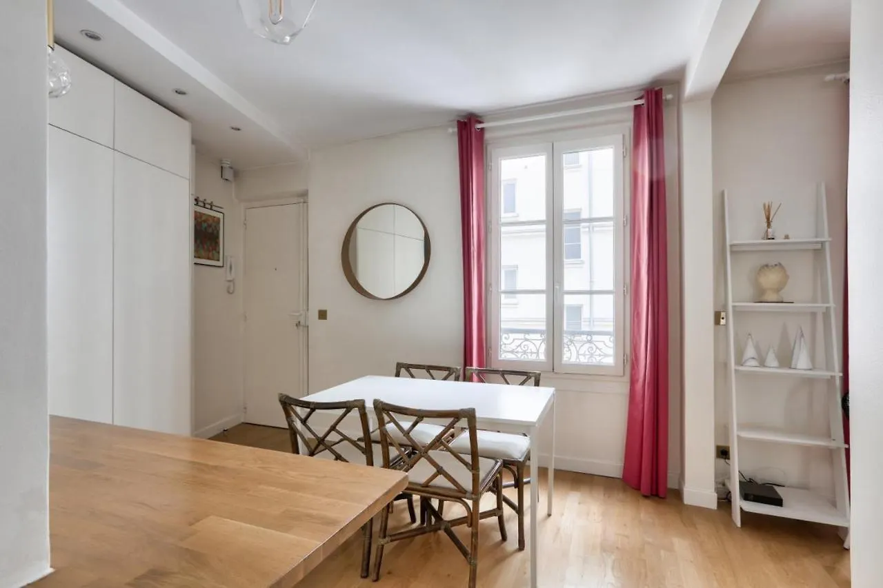 Charming Apartment For 2 People - Paris 17 Francja