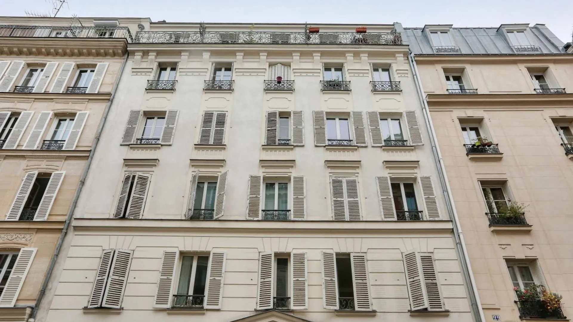 Charming Apartment For 2 People - Paris 17